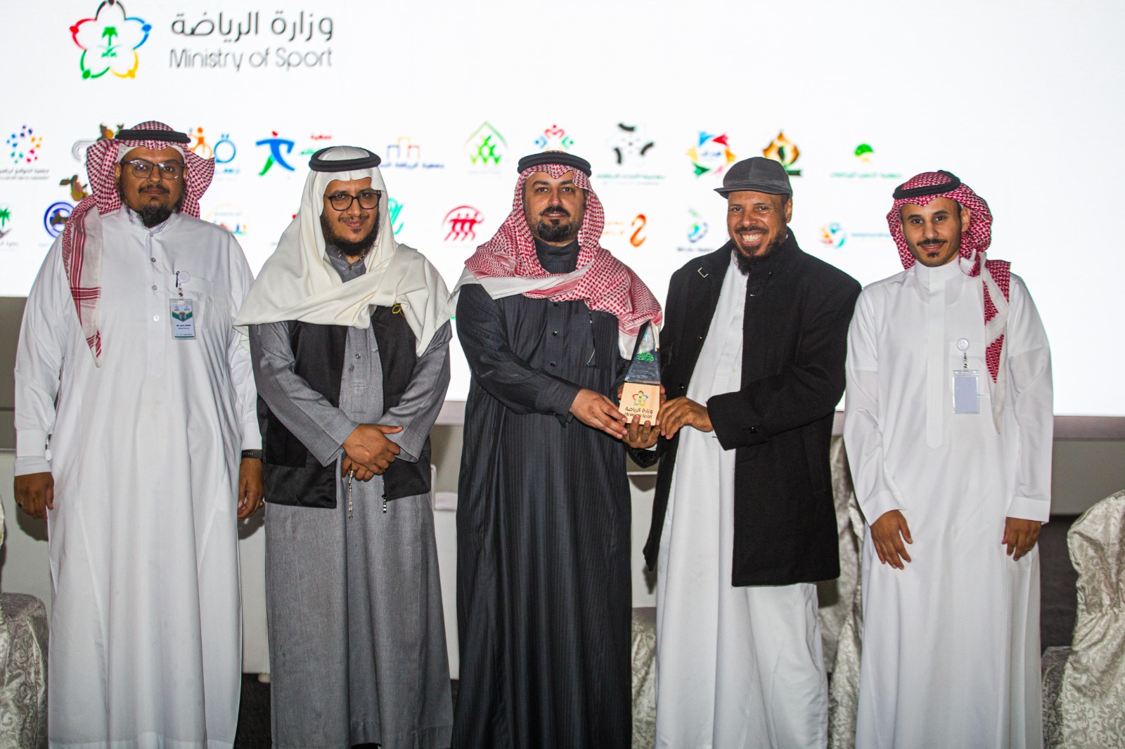 بكل فخر واعتزاز..."الشوامخ الرياضية" تحصد تكريم وزارة الرياضة في قلب العاصمة.